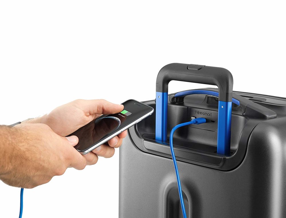 bluesmart-suitcase-battery-charger